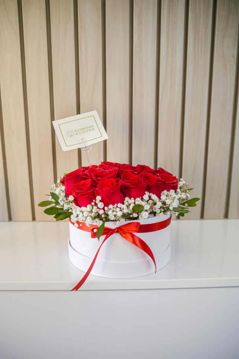 box rosas con nube · Florerías Aurora