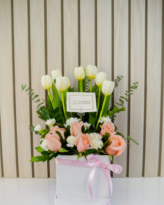 Arreglo tulipán rosa · Florerías Aurora