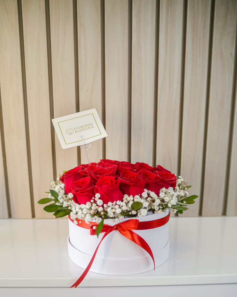 box rosas con nube · Florerías Aurora